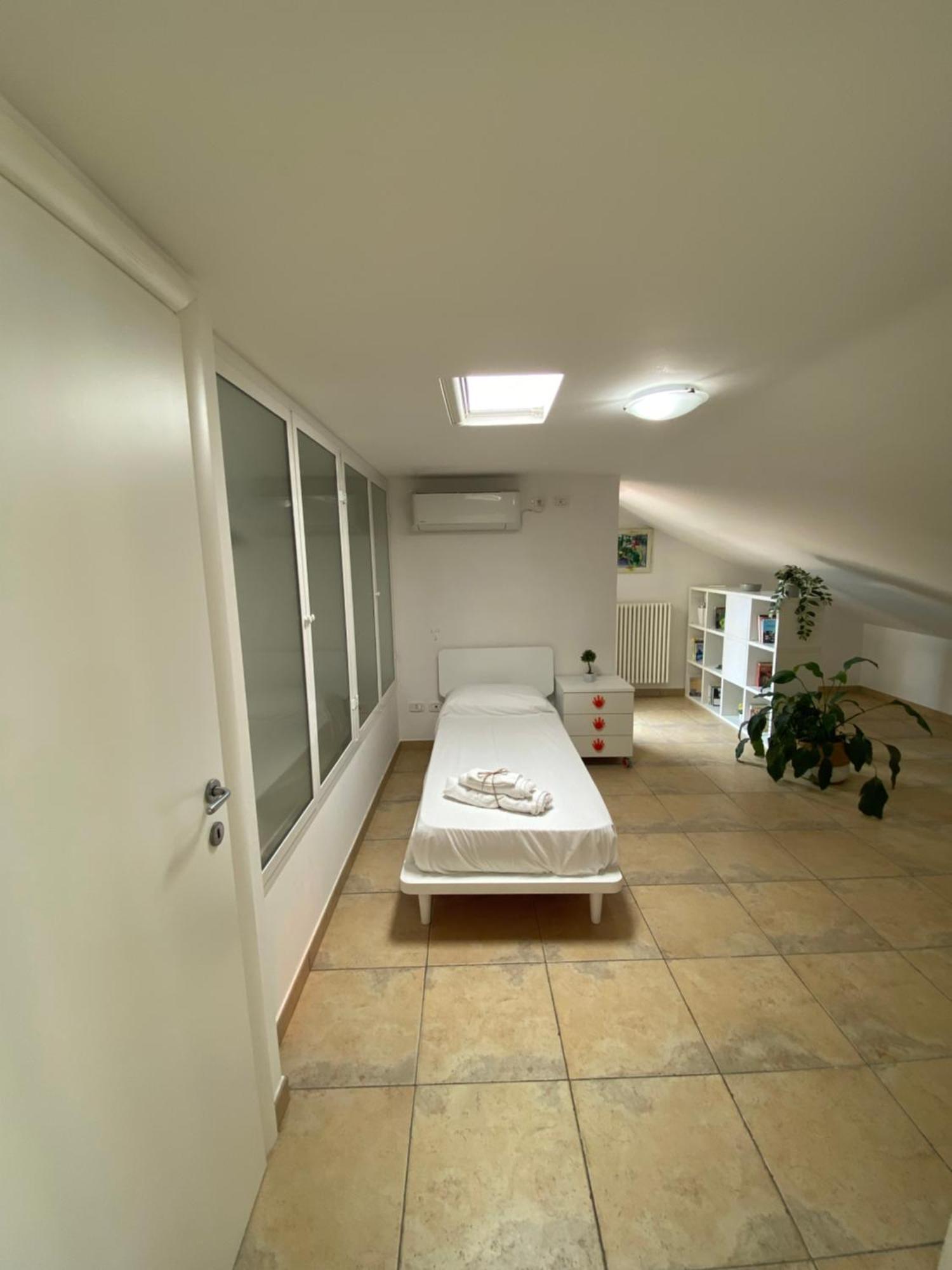 Attico Con Terrazzo Panoramico Maiella - 1Piano - Vasto Apartment Exterior photo